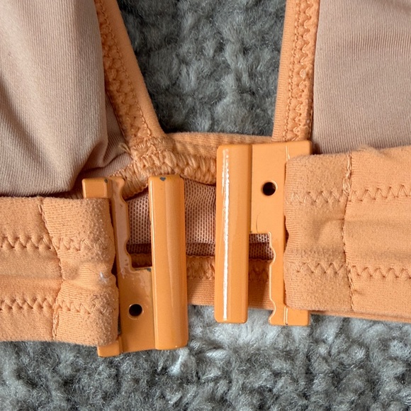 Bundle of 4 Bikini Tops - Picture 15 of 15